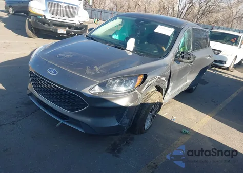 2022 Ford Escape Se z USA, uszkodzony, nr VIN 1FMCU9G69NUA67949